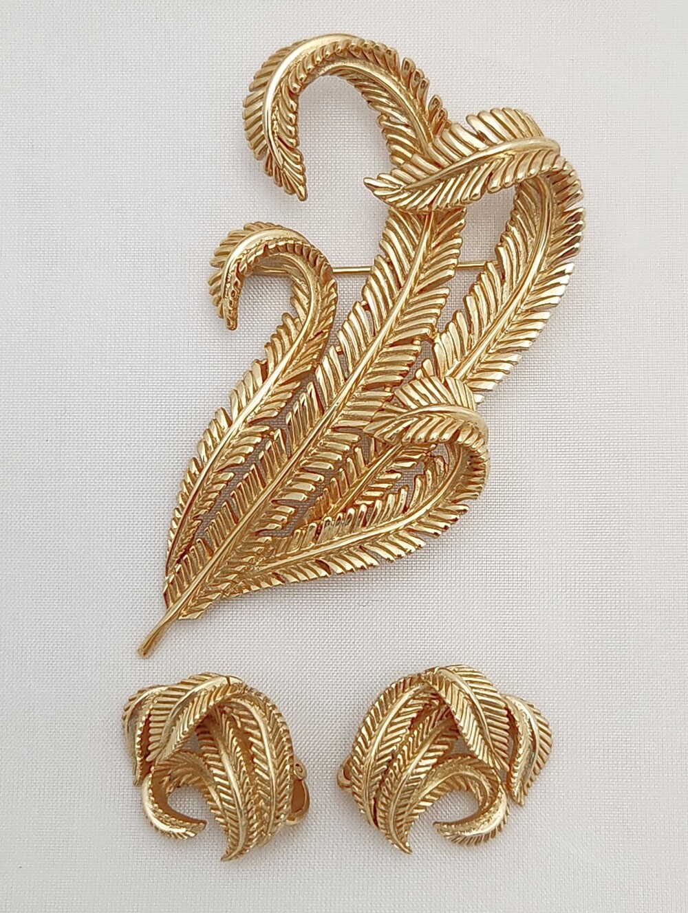 Vintage Crown Trifari Feather Fern Brooch Pin & Clip-On Earrings Trifari Jewelry